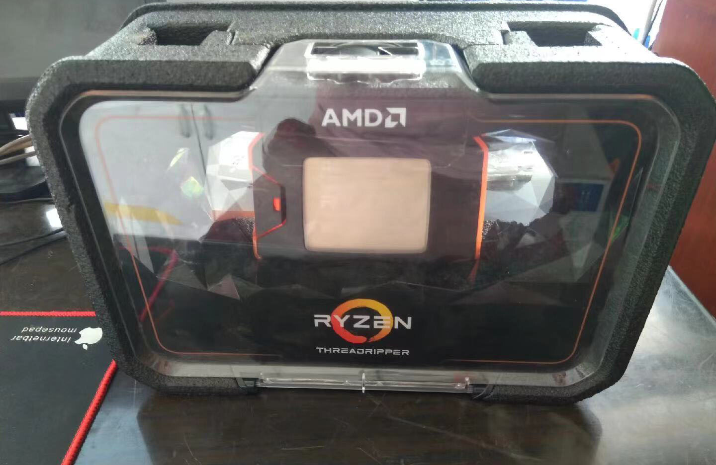 AMD Ryzen Threadripper 2990WX 32-Core 64-Threads 3.00GHz AMD Ryzen Threadripper 2990WX 32-Core 64-Threads 3.00GHz