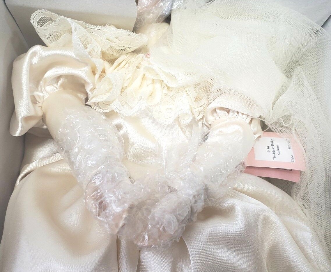 The Ashton-Drake Galleries Elizabeth's 1900's Wedding Dress Porcelain Doll 1994