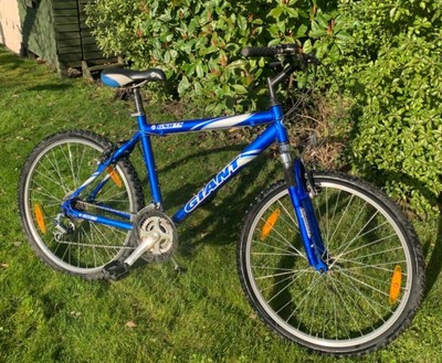 Giant men’s mountain bike (size - 26” wheel)