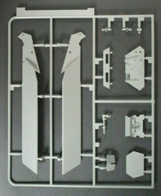 DRAGON 1/35 Scale Sd.Kfz.251/17 w/2cm Flak Parts Tree B from Kit No. 6292