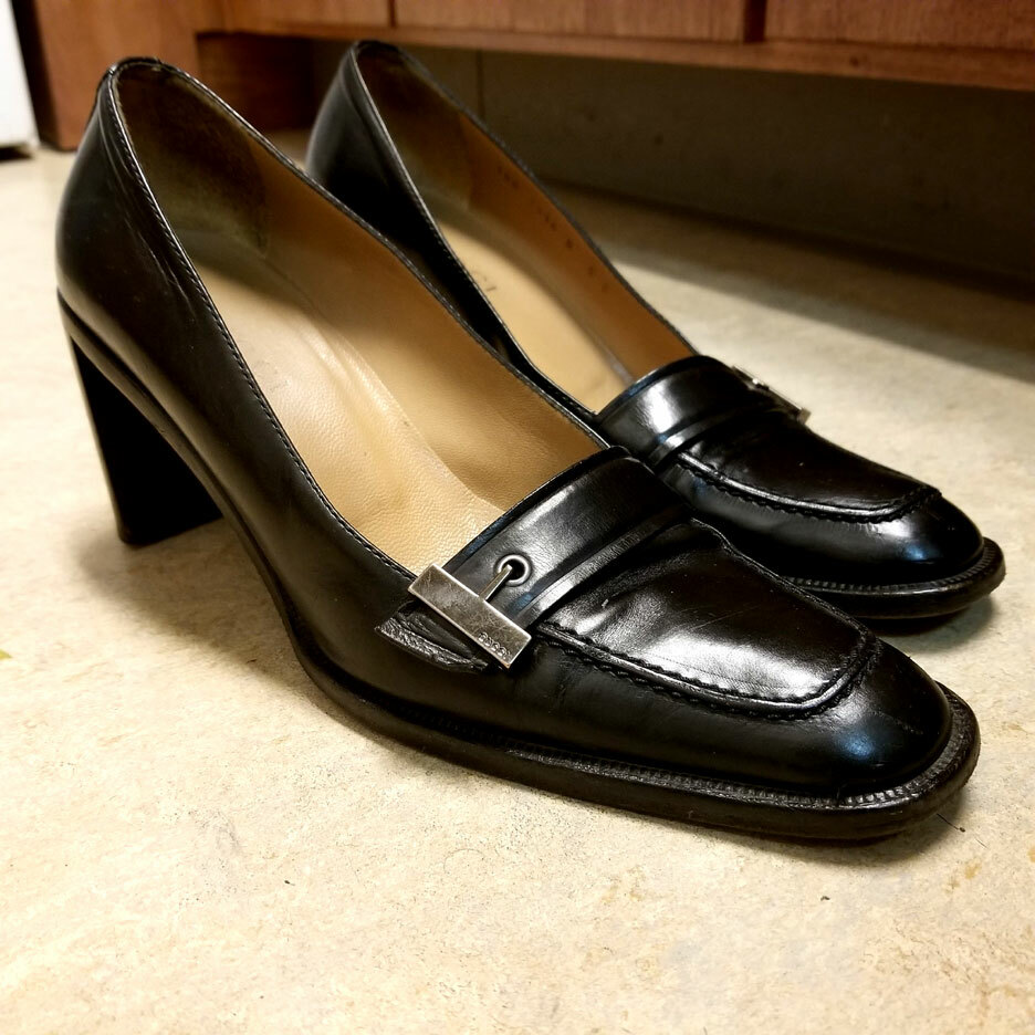 Gucci Chunky Square-Toe Chunky Heels Pumps 8B. Black. Logo