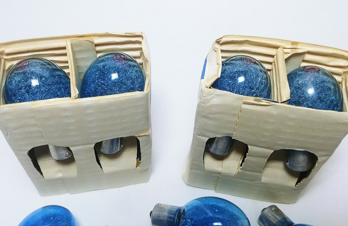 12 Vtg GE Blue 5B Camera Flashbulbs Made in USA Flash