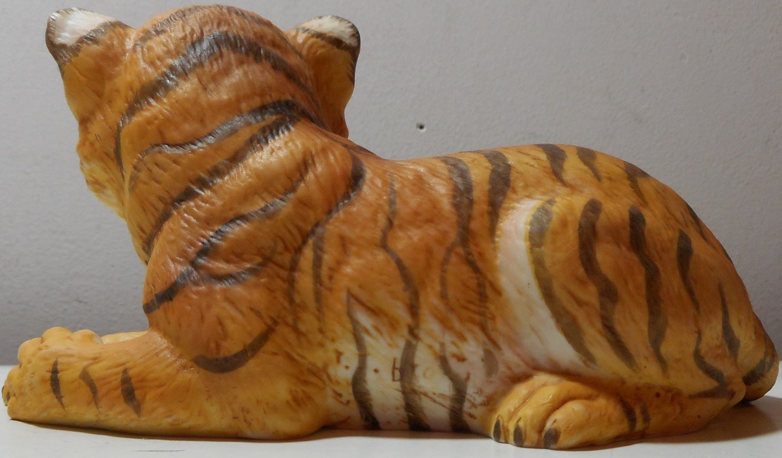 Vintage 1981 River Shore RJ Brown Kalina Tiger Cub figurine realistic details