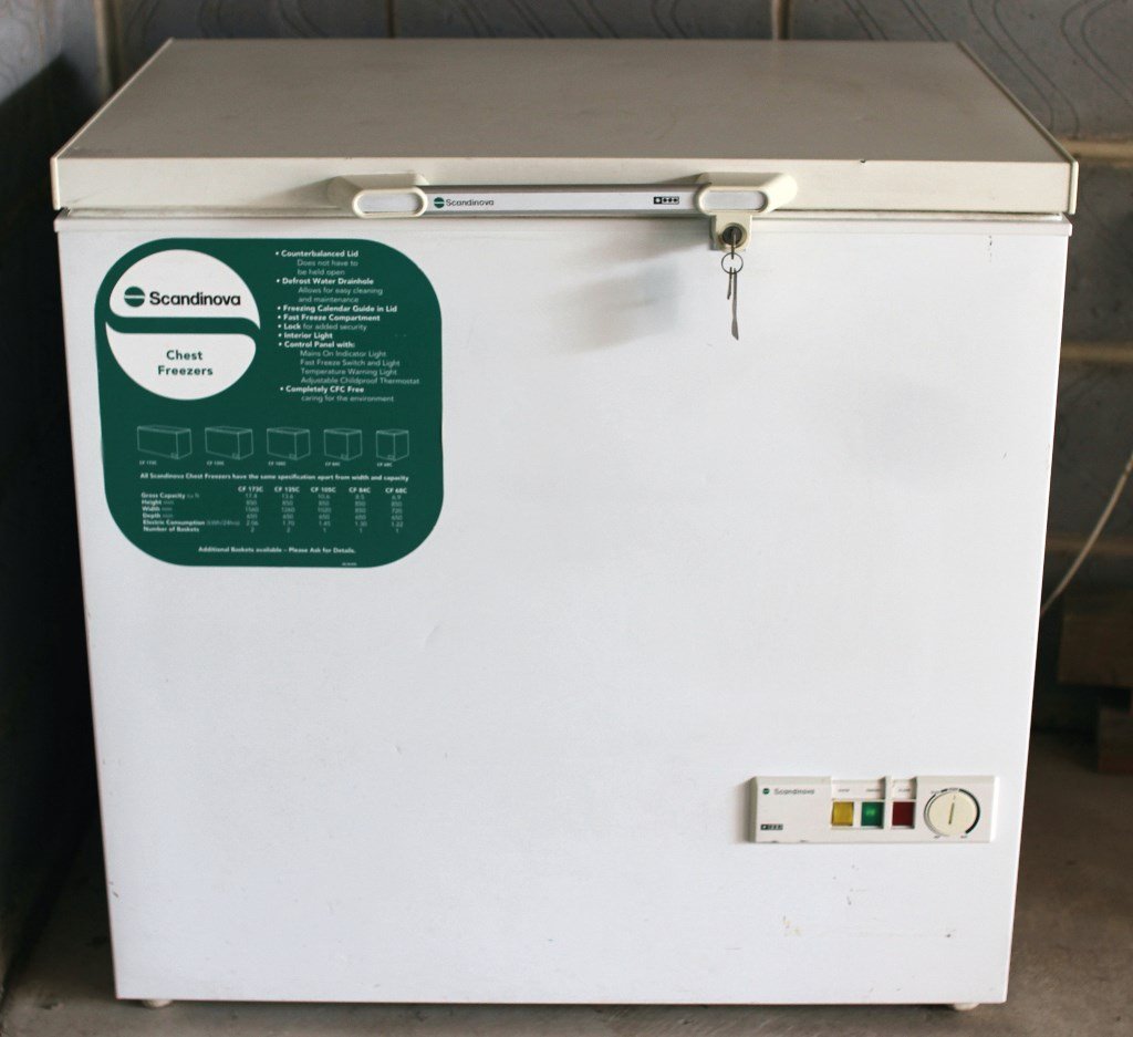 Chest freezer Scandinova CF84C. 8.5 cu ft, 240 cu litres. Height 850