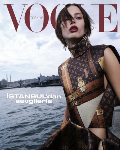 女性情報誌 Vogue Turkey Magazine October 2021 女性情報誌 Vogue Turkey Magazine October 2021 Vogue Turkey