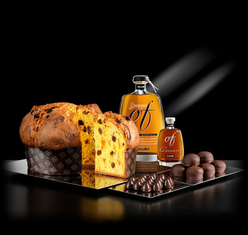 Maxi Of Cofanetto Deluxe Bonollo Panettone con Grappa Barrique Coccole Voglie