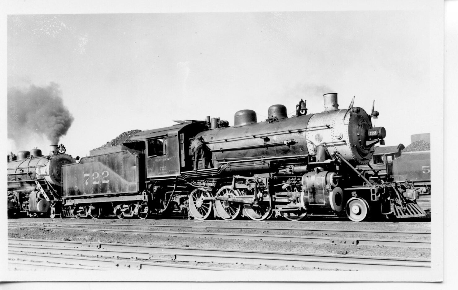 4G419 RP 1940s/60s SOUTHERN RAILROAD 2-8-0 LOCO #722 4G419 RP 1940s/60s SOUTHERN RAILROAD 2-8-0 LOCO #722