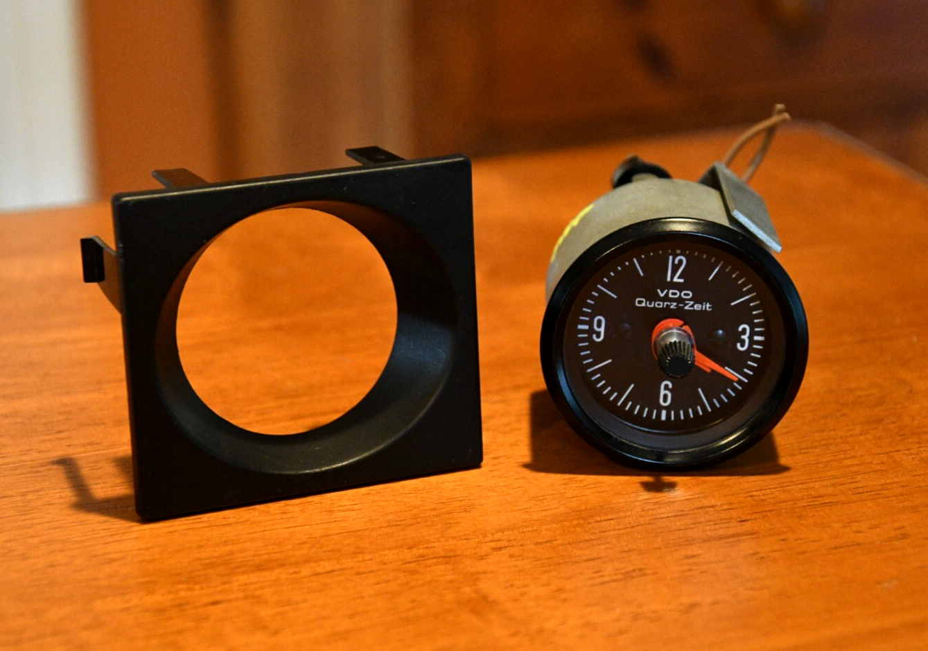 VOLVO  ボルボ240 時計 Volvo 240 242 245 240DL GL Turbo VDO 52mm Quartz Zeit Clock