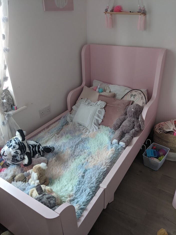 Ikea Children Extendable Bed in Pink with mattresses in Carterton