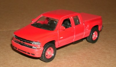 1/48 Scale 1999 Chevrolet Silverado Pickup Truck Diecast Model Welly 49759 Red