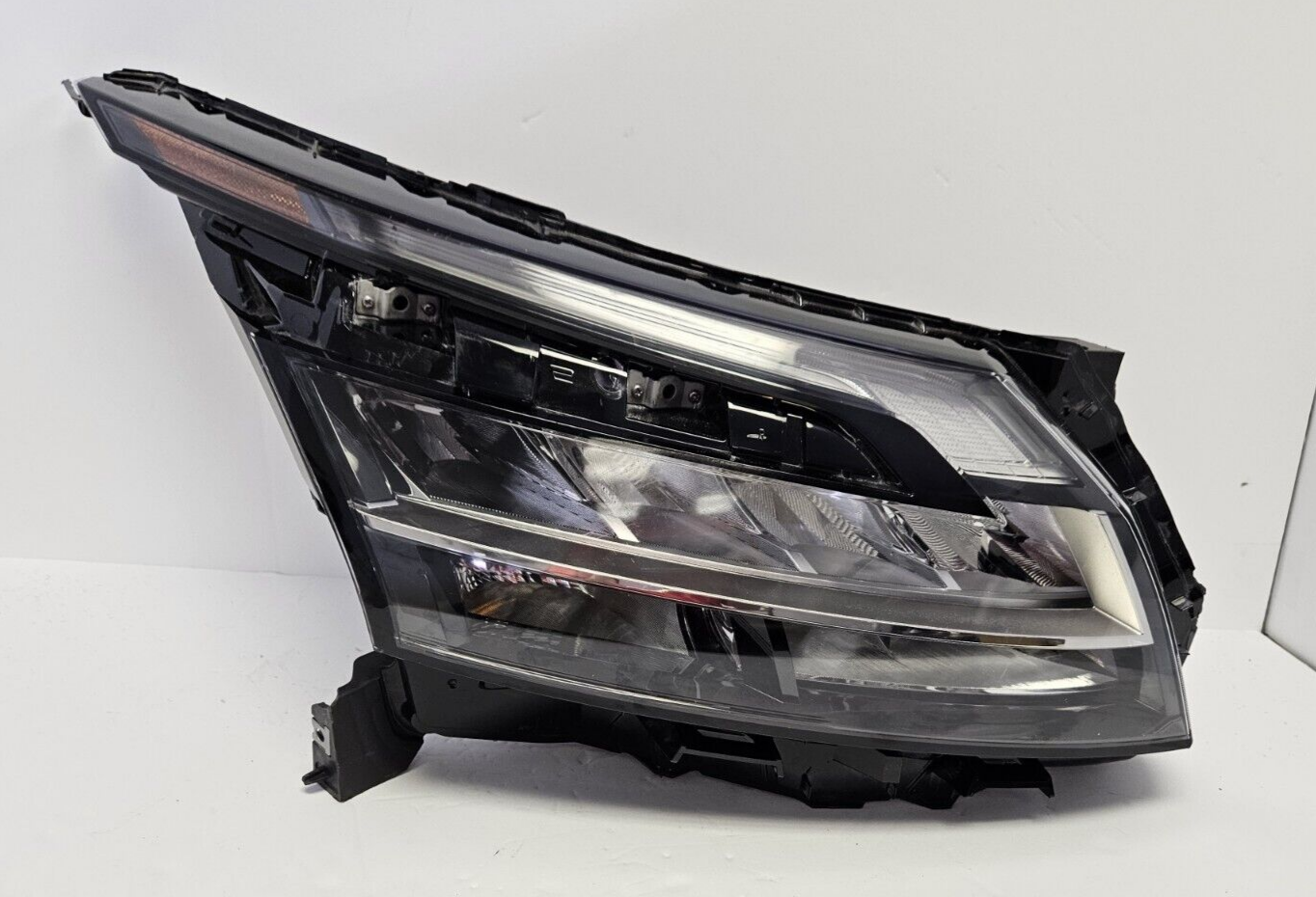 2023 Nissan Pathfinder LED Headlight Assembly RH Right Hand 2023 Nissan Pathfinder LED Headlight Assembly RH Right Hand