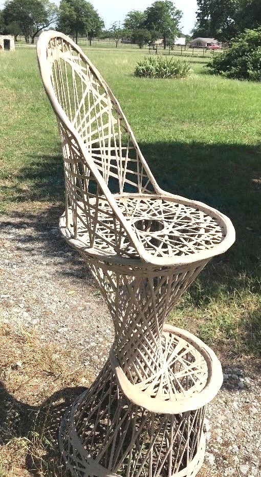 Vintage Single MCM  Russell Woodard Fiberglass Outdoor Patio Bar Stool Chair