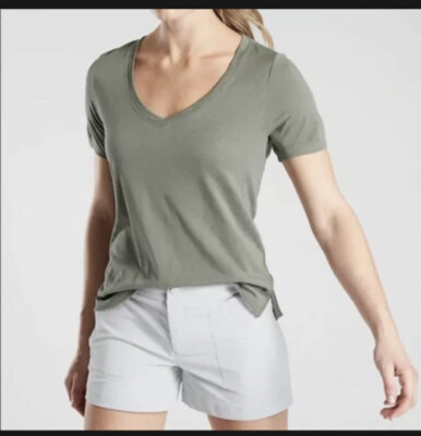 ATHLETA Breezy Scoop V Tee Laurel Olive Top  Women Size S New