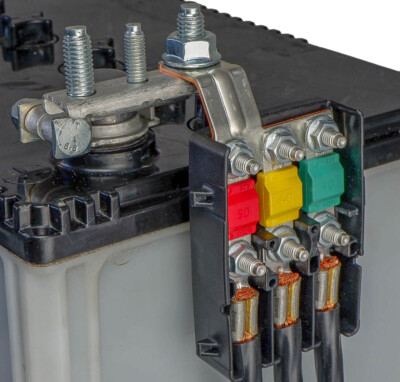 3-Way Power Distribution Box for Midival Fuses with Bus bar DX  (MTA)