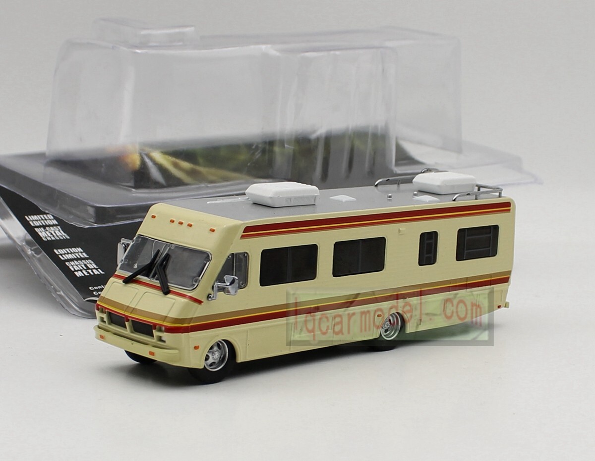 ミニカー 1/64 Breaking Bad 1986 FLEETWOOD BOUNDER s-l400.jpg