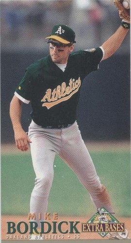 1994 Fleer Extra Bases - Mike Bordick #145