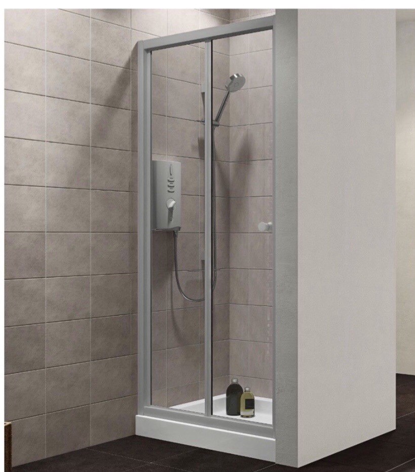 B&Q BiFold Shower Door 760mm x 1850m in Worcester, Worcestershire