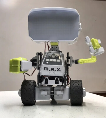 Meccano M.A.X Robot