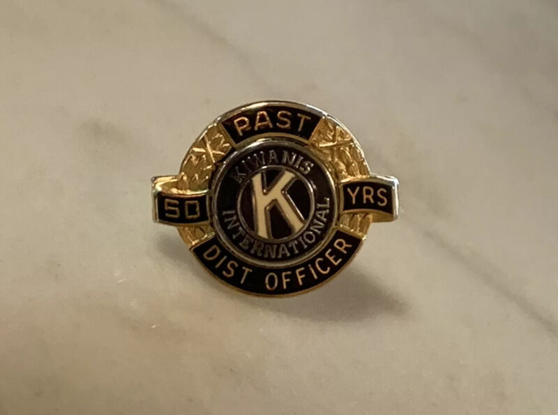 Vintage Kiwanis International 50 Year Past District Officer Member Gold Pin