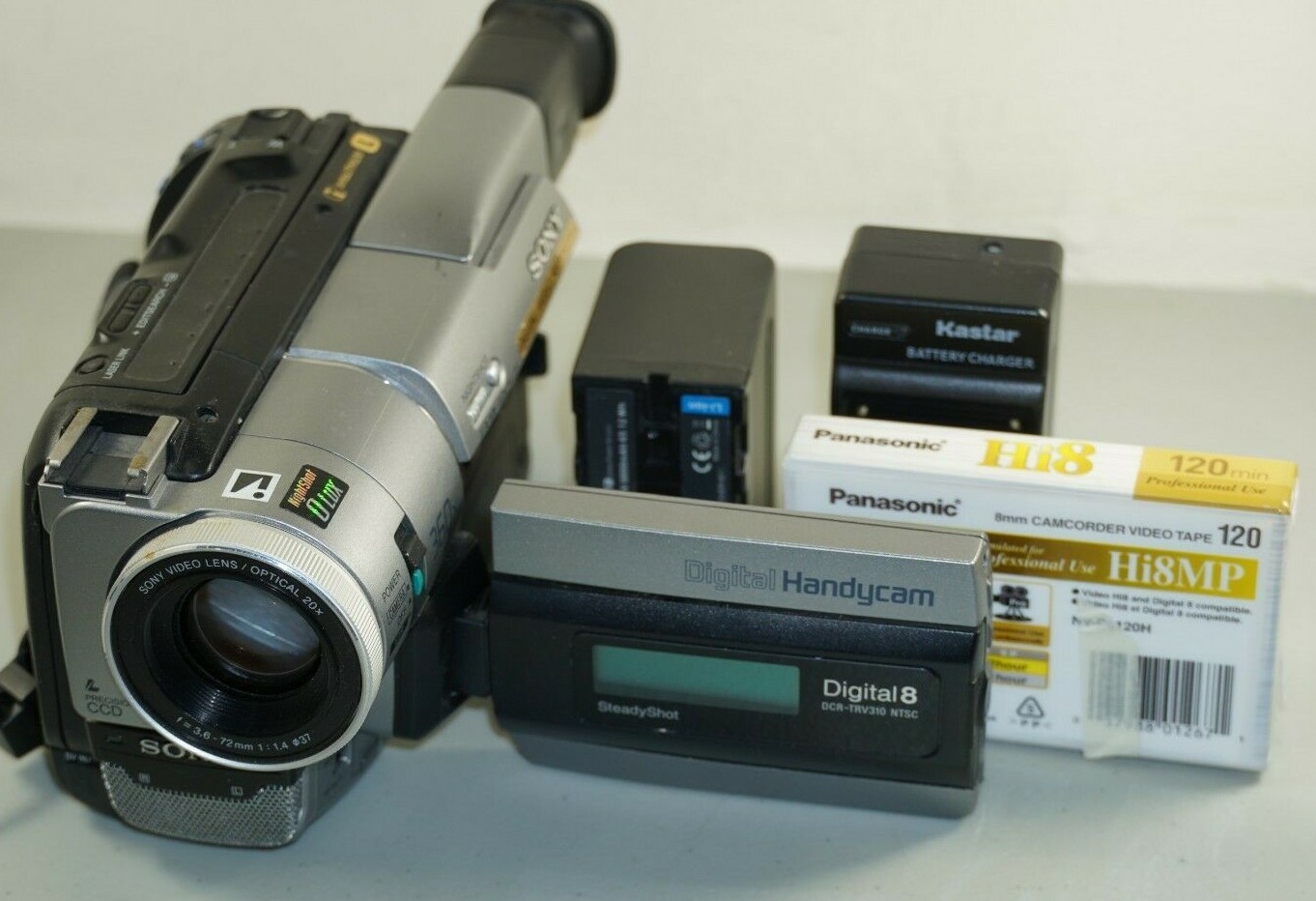 Sony Handycam CCDTRV310 Digital 8 Tape Camcorder *GOOD/TESTED* W High