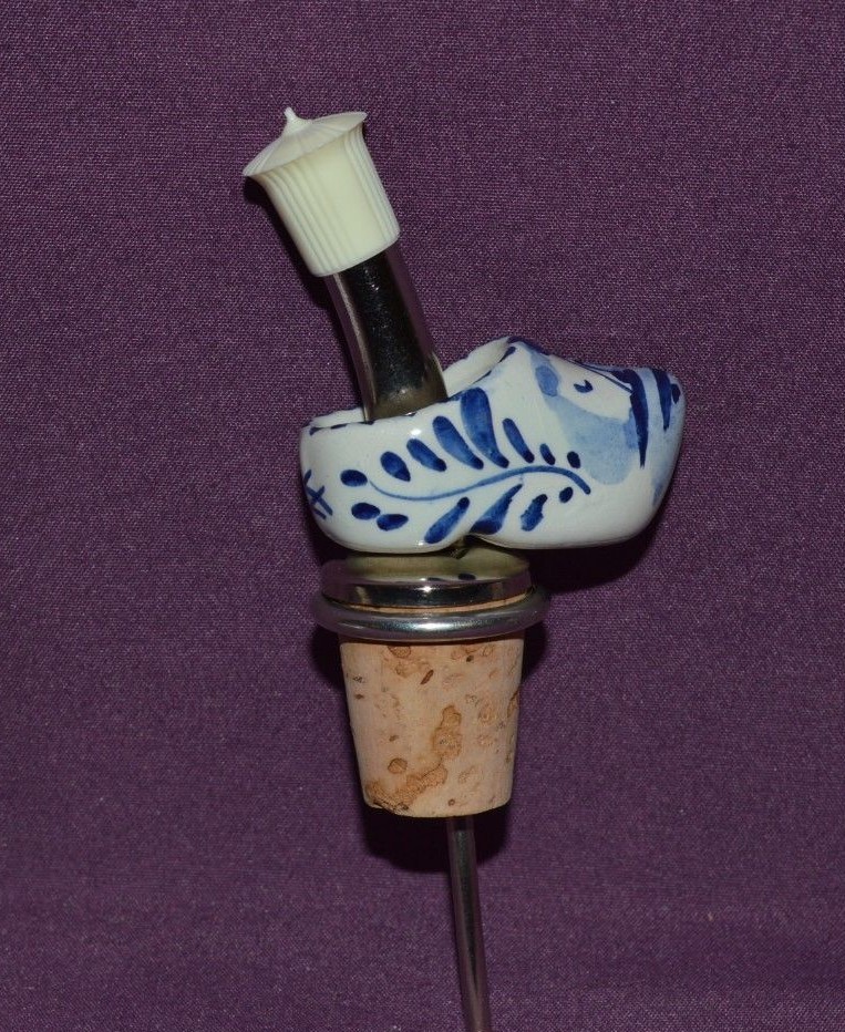 BOXED SET OF MINI DELFTS WINDMILL CLOGS  & WINE CORK MADE OF CLOG SHOE, HOLLAND