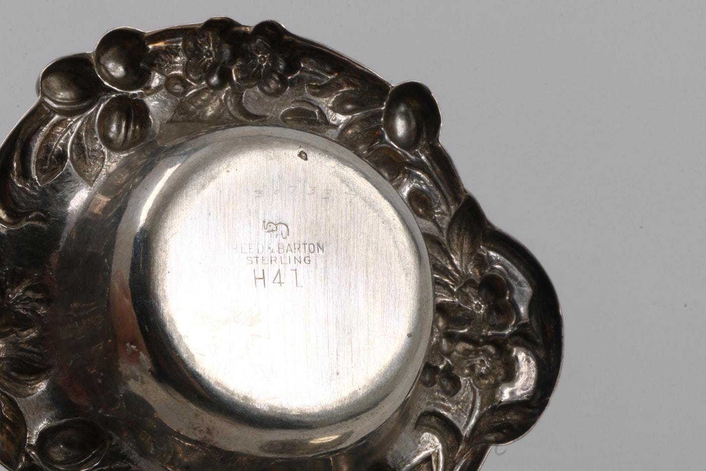 1952 Reed & Barton Repousse Sterling Silver Salt Cellars Pair Two (2) H41