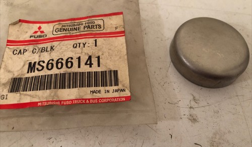 GENUINE MITSUBISHI FUSO CYLINDER BLOCK COVER CAP MS666141