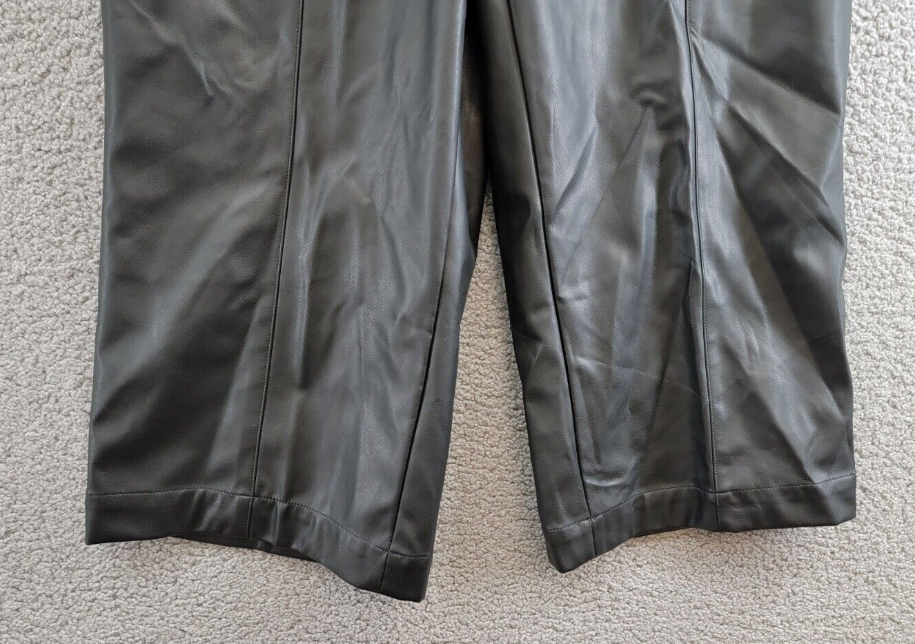 BCBG NEW YORK Faux-Leather Cropped Pants Women's 10 Black Slash Pockets Pull On - Picture 4 of 17