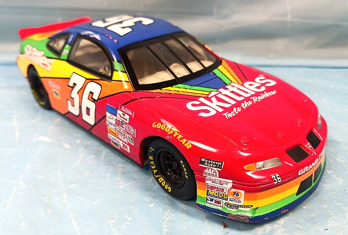 Hot Wheels 1997 NASCAR Racing Ernie Irvan Skittles #36 1/24