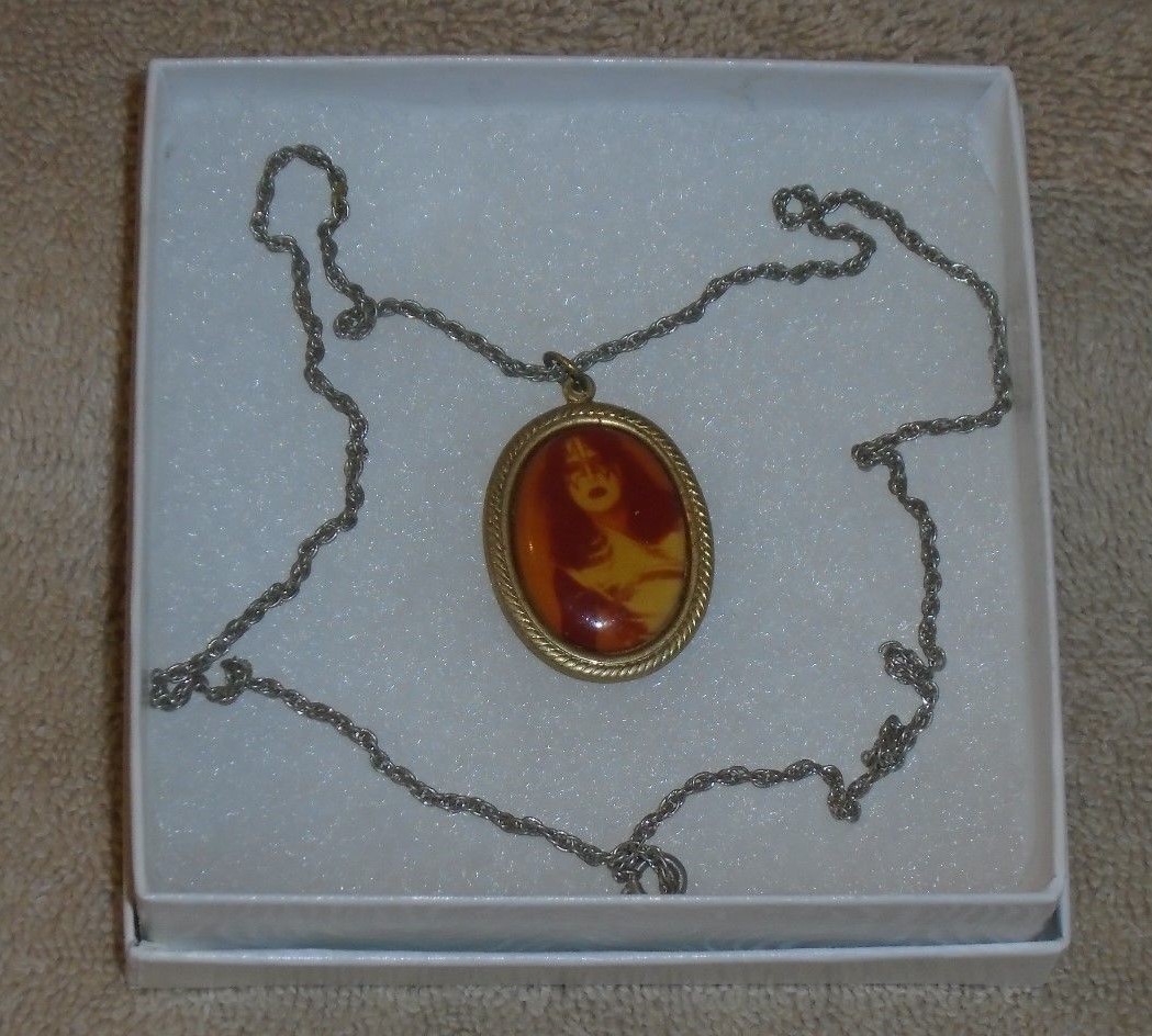KISS 1978 ACE FREHLEY OFFICIAL NECKLACE WITH SELF PORTRAIT CHARM- VINTAGE AUCOIN