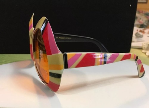 VINTAGE 1970'S FUNKY MOD 70s HIPPIE SUNGLASSES 