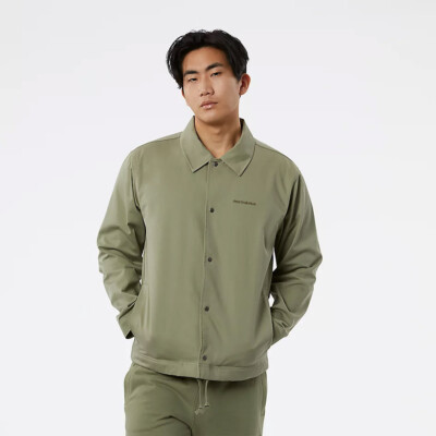 

New Balance Athletics Nature State Coaches Jacket Мужчины оливковый лист, Зеленый, New Balance Athletics Nature State Coaches Jacket