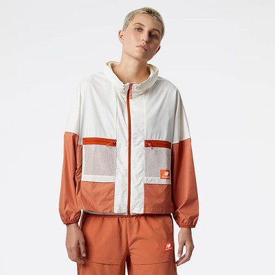 

Женская куртка New Balance Wmns All Terrain Boxy бело-оранжевая, Белый, New Balance Wmns All Terrain Boxy Jacket