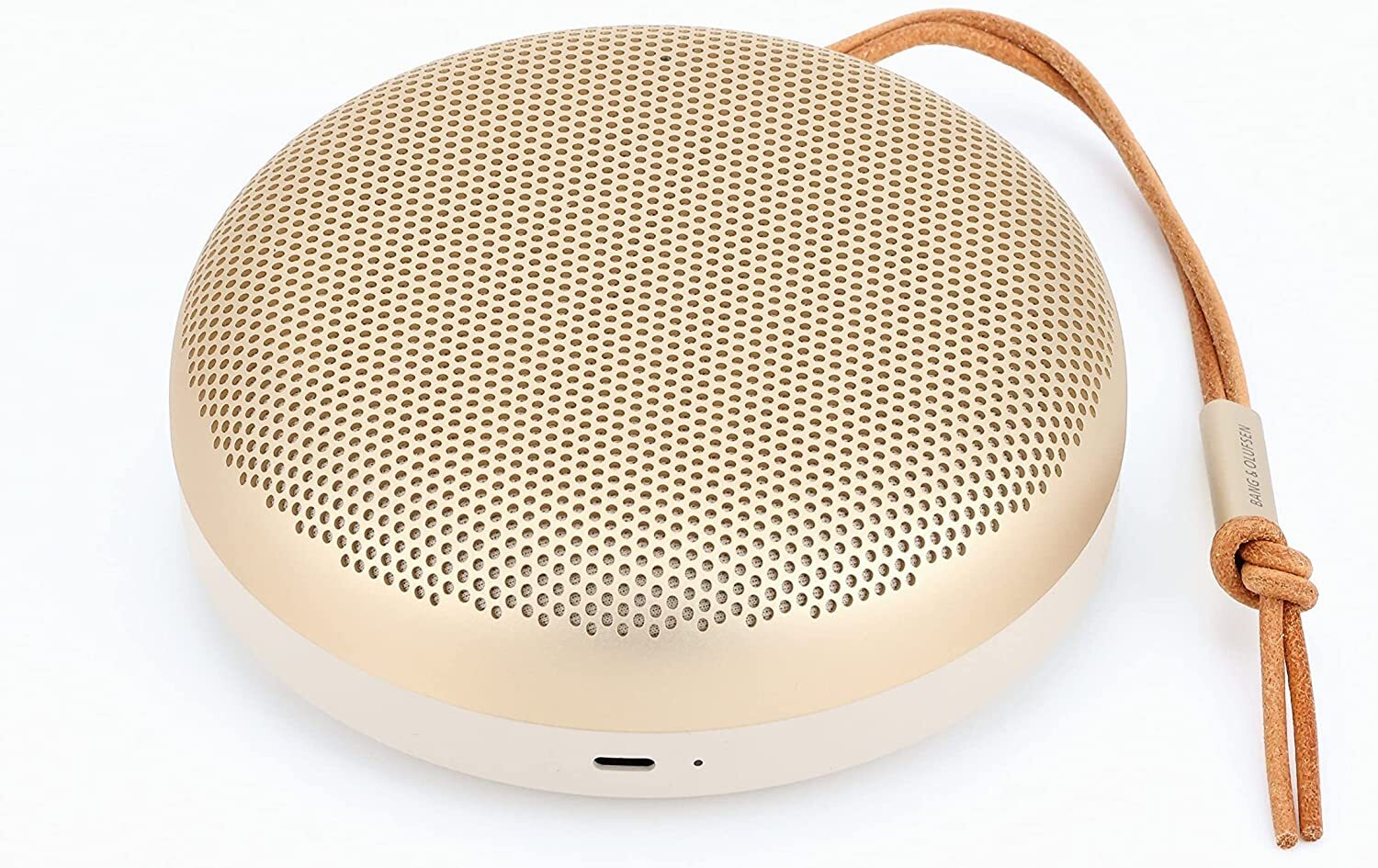 Beosound A1 2nd Gen Gold Tone 本体のみ Bang&Olufsen Beosound A1 2nd Gen [Gold Tone] 価格比較 - 価格.com