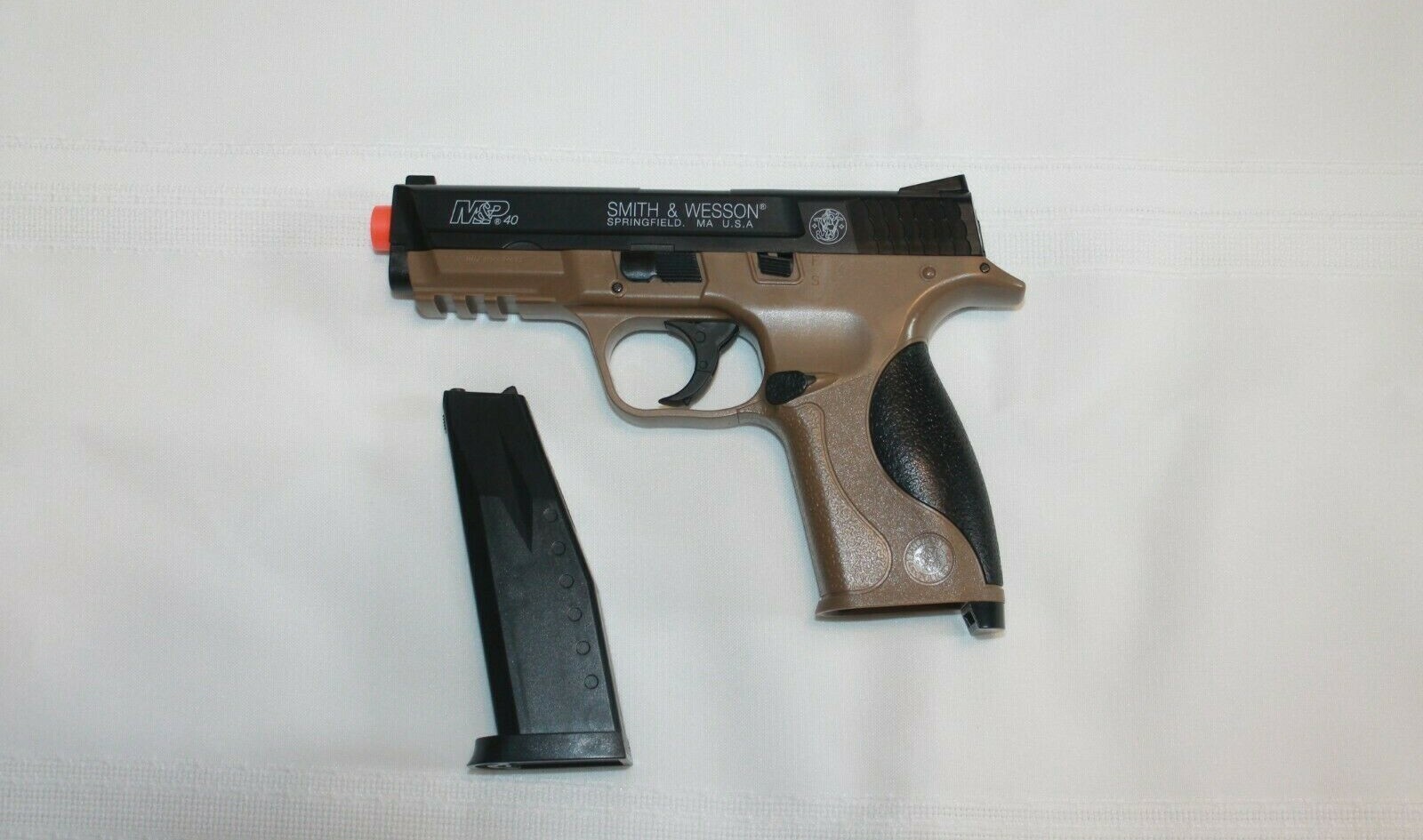 Купить Пневматические пистолеты Smith & Wesson M&P 40 Airsoft Pistol ...