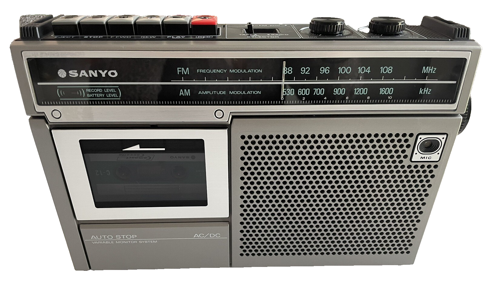 VINTAGE *NEW* 1980's Sanyo M2562 AM/FM Portable Tape