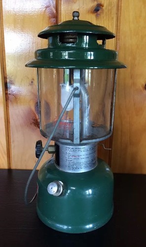 VINTAGE 1974 COLEMAN LANTERN Model 220H Two Mantle Pyrex Globe~WORKS!