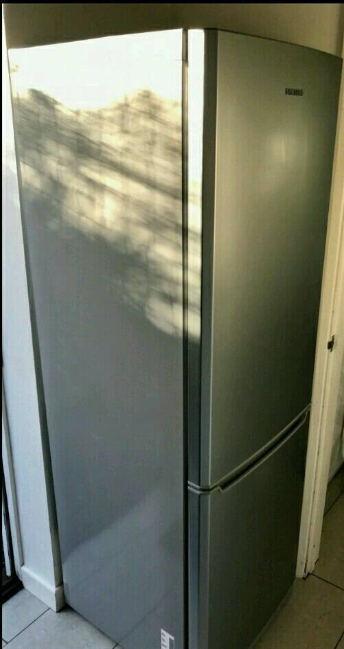 samsung free standing fridge freezer
