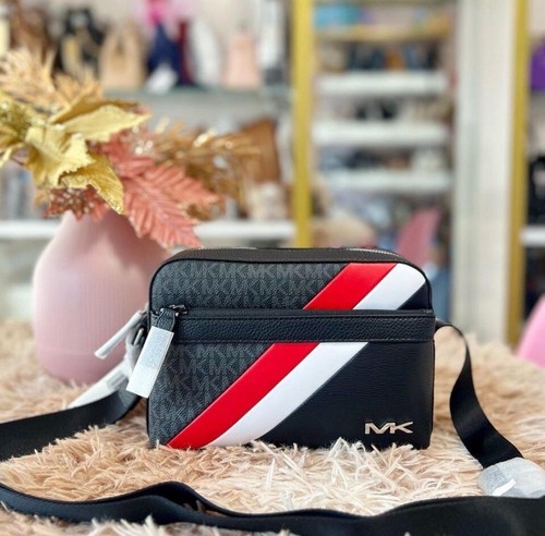 ［Mayu］新品MICHAEL KORS　ミニ MKブロックロゴ ポンチョ 公式アウトレット】COOPER エンボスロゴ ペブルレザー クロス