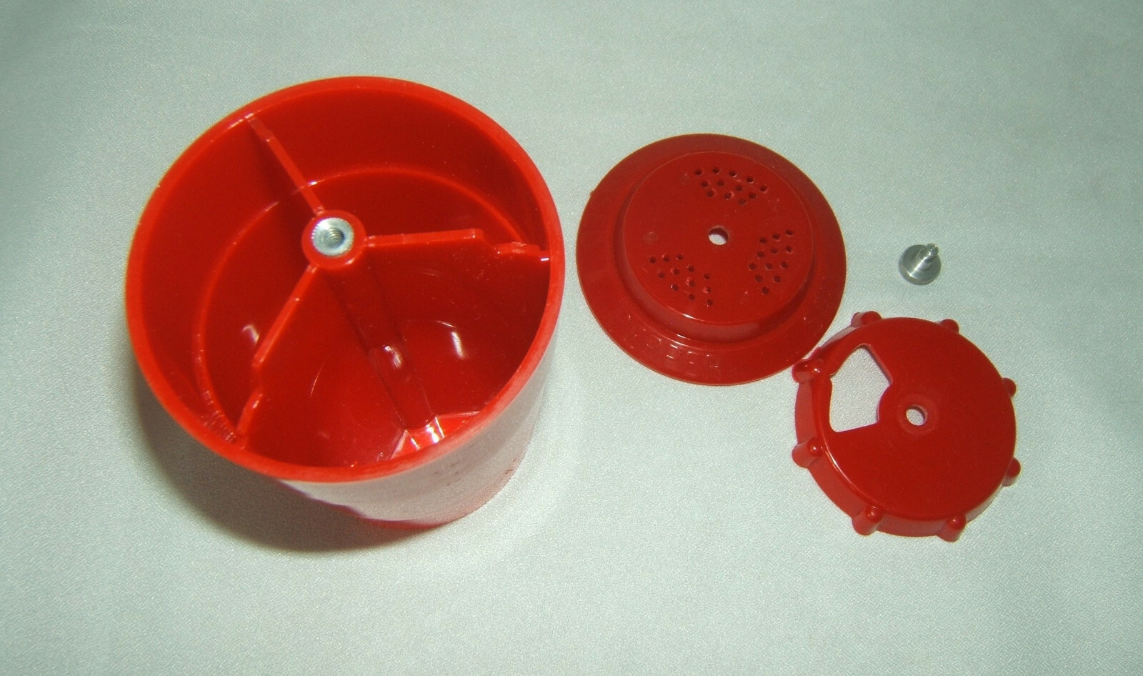 Vintage Kelvinator Salt, Pepper, Seasoning Shaker ~3 compartment Red Plastic USA