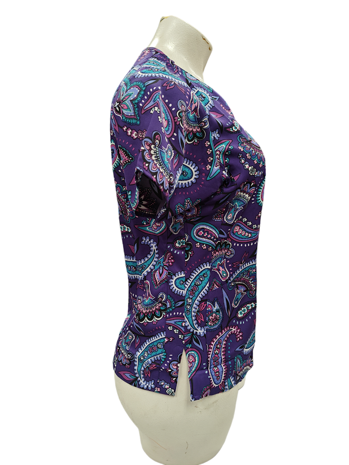 Vera Bradley Halo V6117 MAK  Makani Paisley Blackberry V-Neck Print Scrub Top