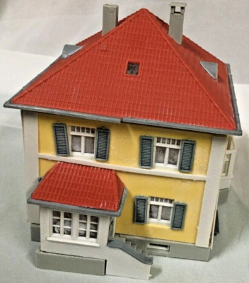 Model train railroad house building measures 4'' x 4'' assembled plastic
