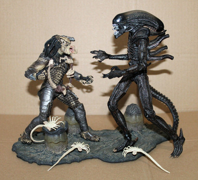 ALIEN & PREDATOR McFarlane Movie Maniacs Deluxe Box Set