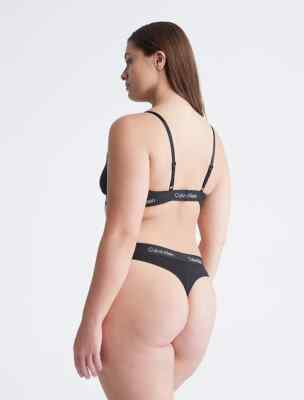 *$$Calvin Klein Women's (2X-LARGE) Calvin Klein 1996 Plus Size THONG QF7227-005
