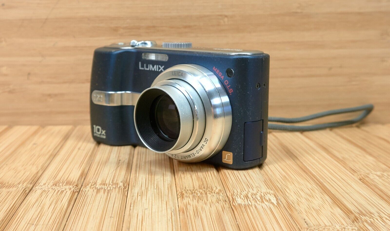 Panasonic Lumix DMC-TZ1 5MP Compact Digital Camera, 10x Panasonic Lumix DMC-TZ1 5MP Compact Digital Camera, 10x