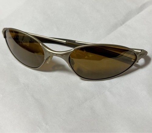 oakley c wire archive 90s 00s FRAME COLOR: Platinum LENS oakley c wire archive 90s 00s FRAME COLOR: Platinum LENS