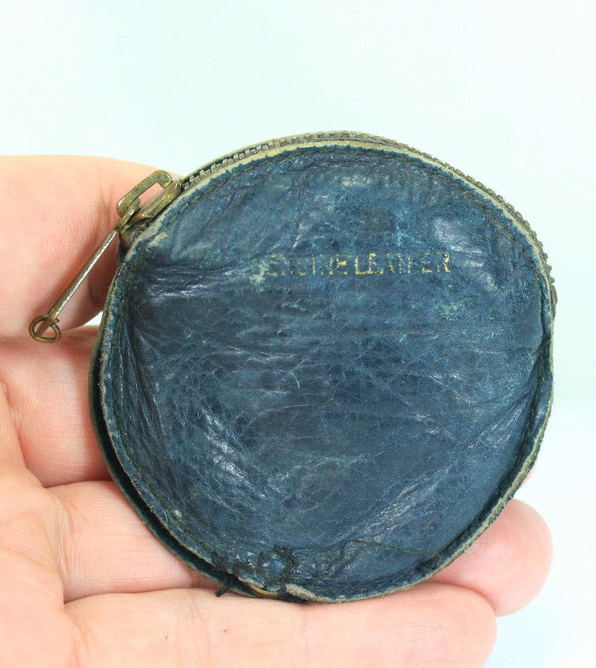 VINTAGE POLAROID CLIP ON SUNGLASSES IN LEATHER CASE