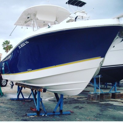 2007 Polar 2300 CC Fishing boat with trailer