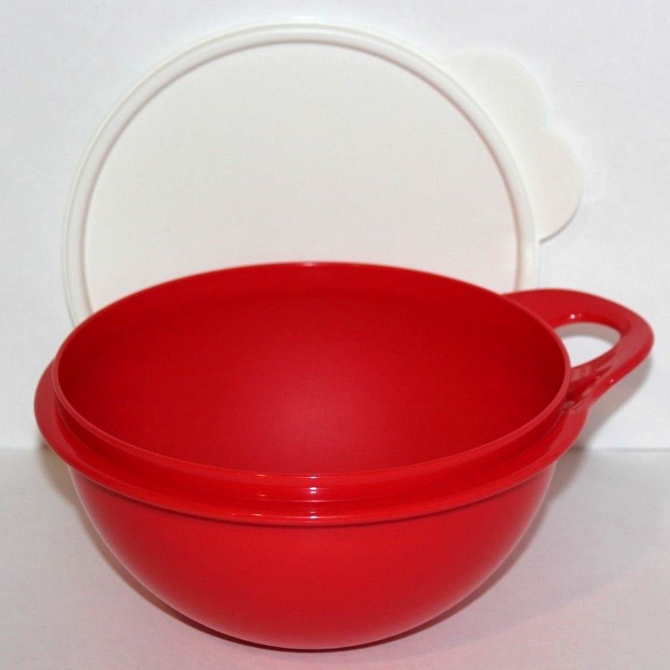 Tupperware Thatsa Bowl Red & White 6 Cup / 1.4 Liter Mixing and Serving Dish