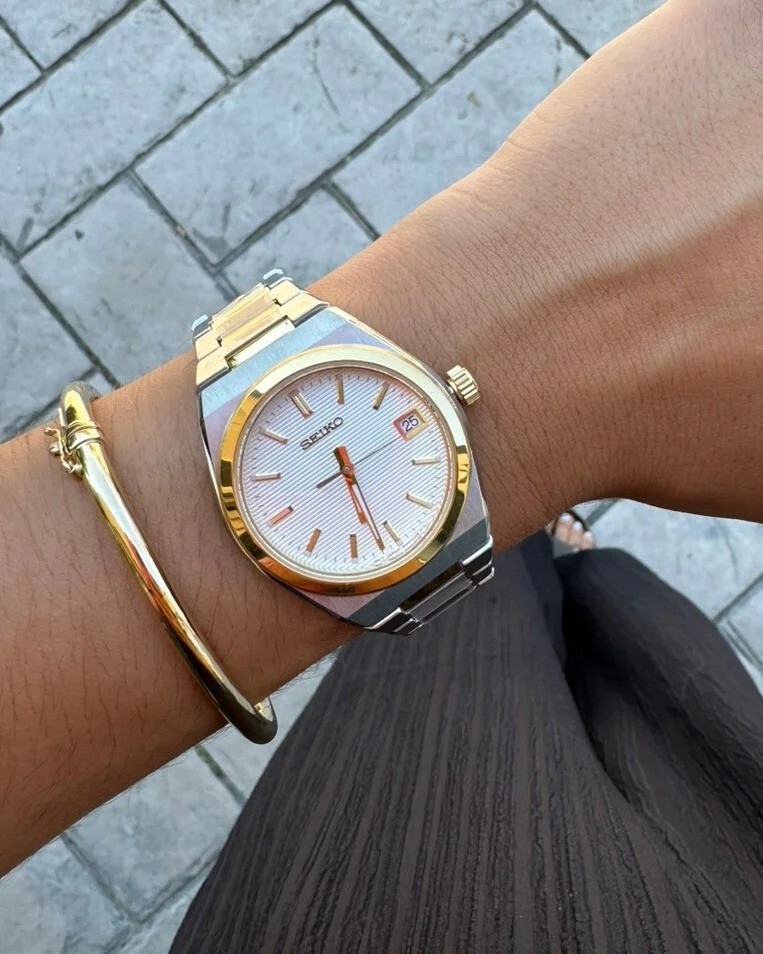 Pre-owned Seiko Sur578p1 Two-tone Gold Stainless Steel Analog Quartz Ladies Casual Watch